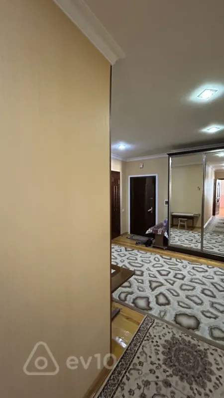 Kirayə verilir 2 otaqlı yeni tikili 85 m²