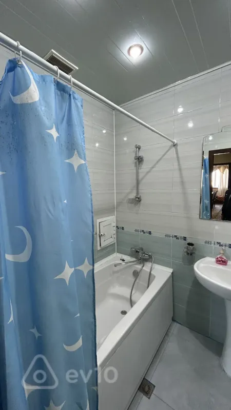 Kirayə verilir 2 otaqlı yeni tikili 85 m²