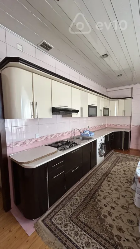 Kirayə verilir 2 otaqlı yeni tikili 85 m²