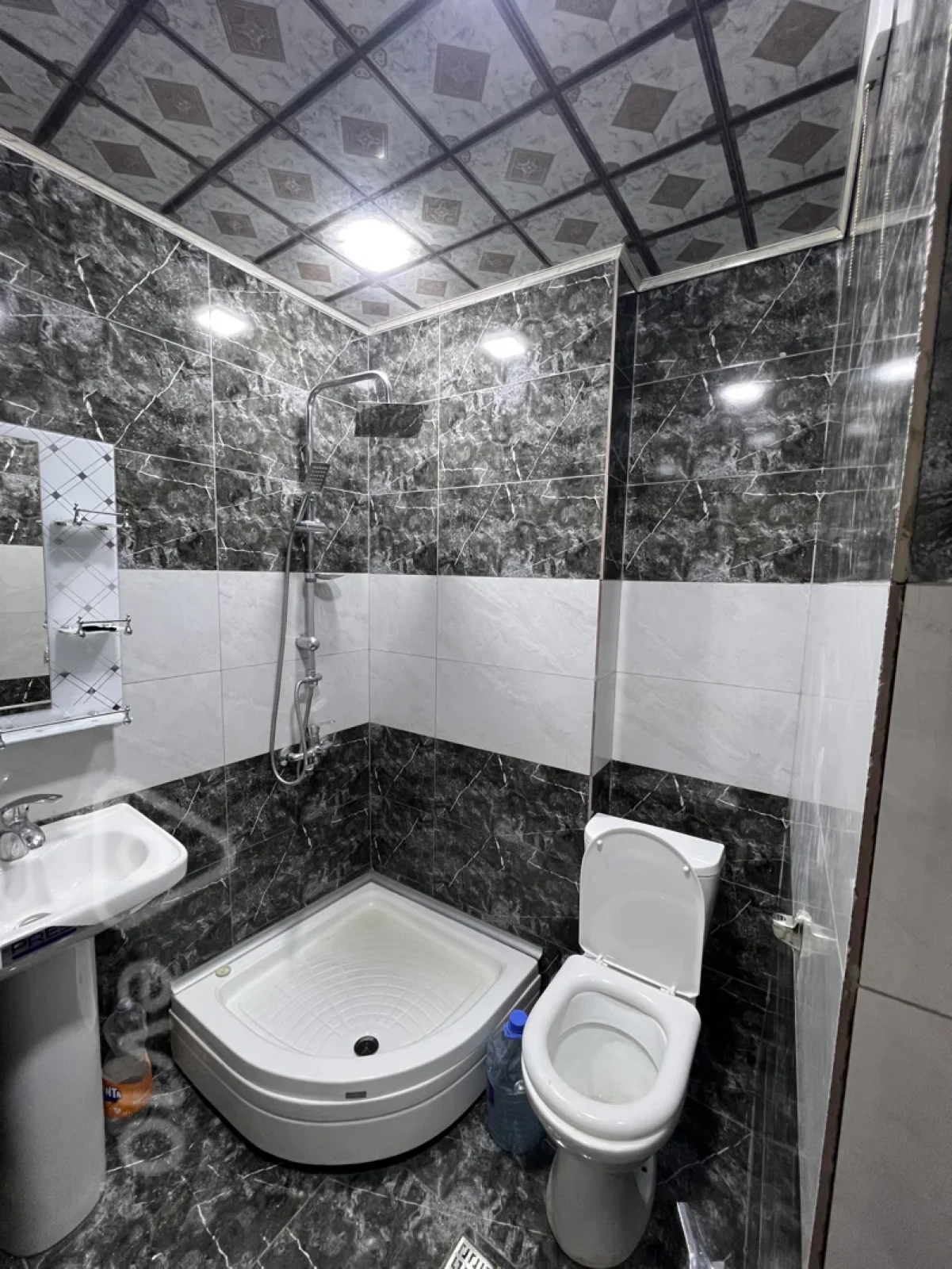 Kirayə verilir 2 otaqlı yeni tikili 45 m²