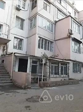 Kirayə verilir 3 otaqlı köhnə tikili 70 m²