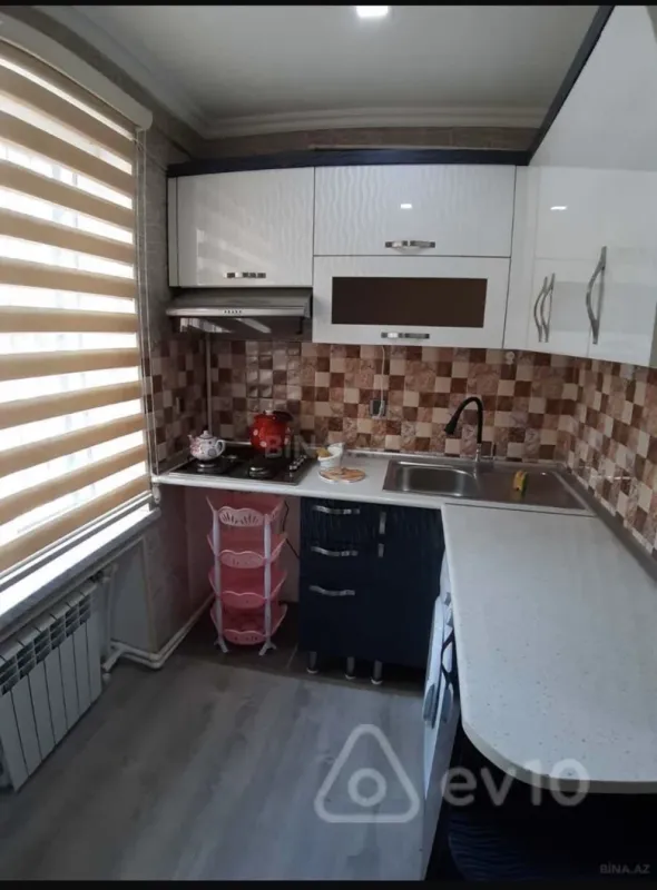 Kirayə verilir 3 otaqlı köhnə tikili 70 m²