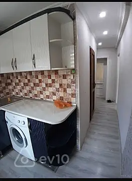 Kirayə verilir 3 otaqlı köhnə tikili 70 m²