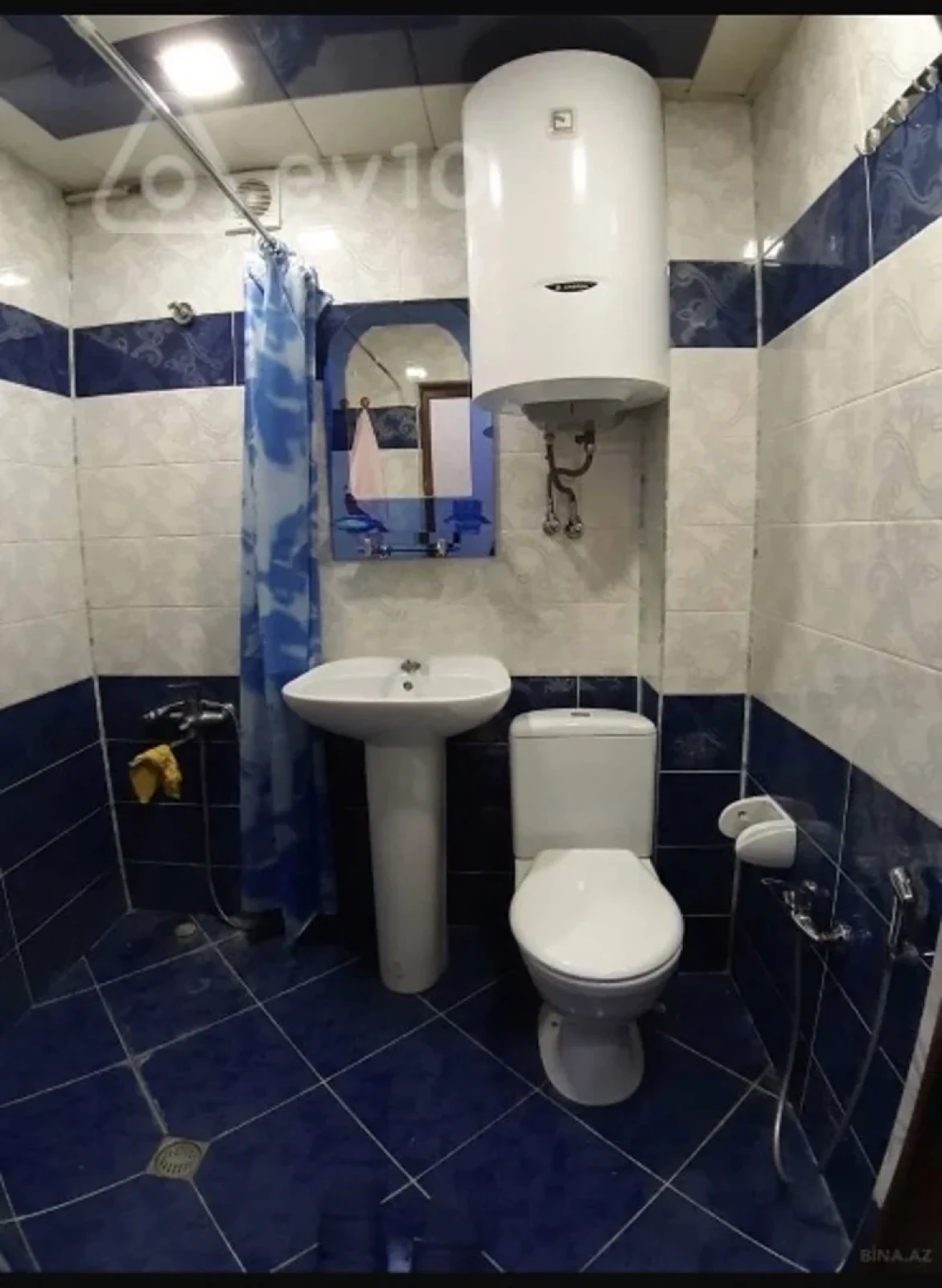 Kirayə verilir 3 otaqlı köhnə tikili 70 m²