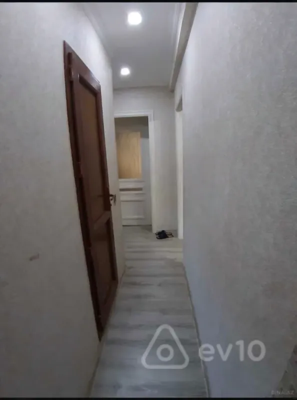 Kirayə verilir 3 otaqlı köhnə tikili 70 m²