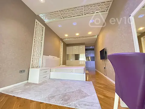 Kirayə verilir 4 otaqlı yeni tikili 200 m²