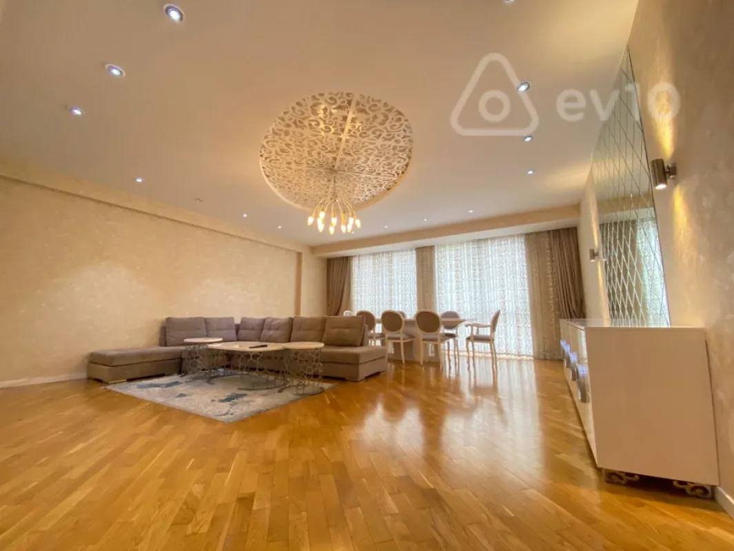 Kirayə verilir 4 otaqlı yeni tikili 200 m²