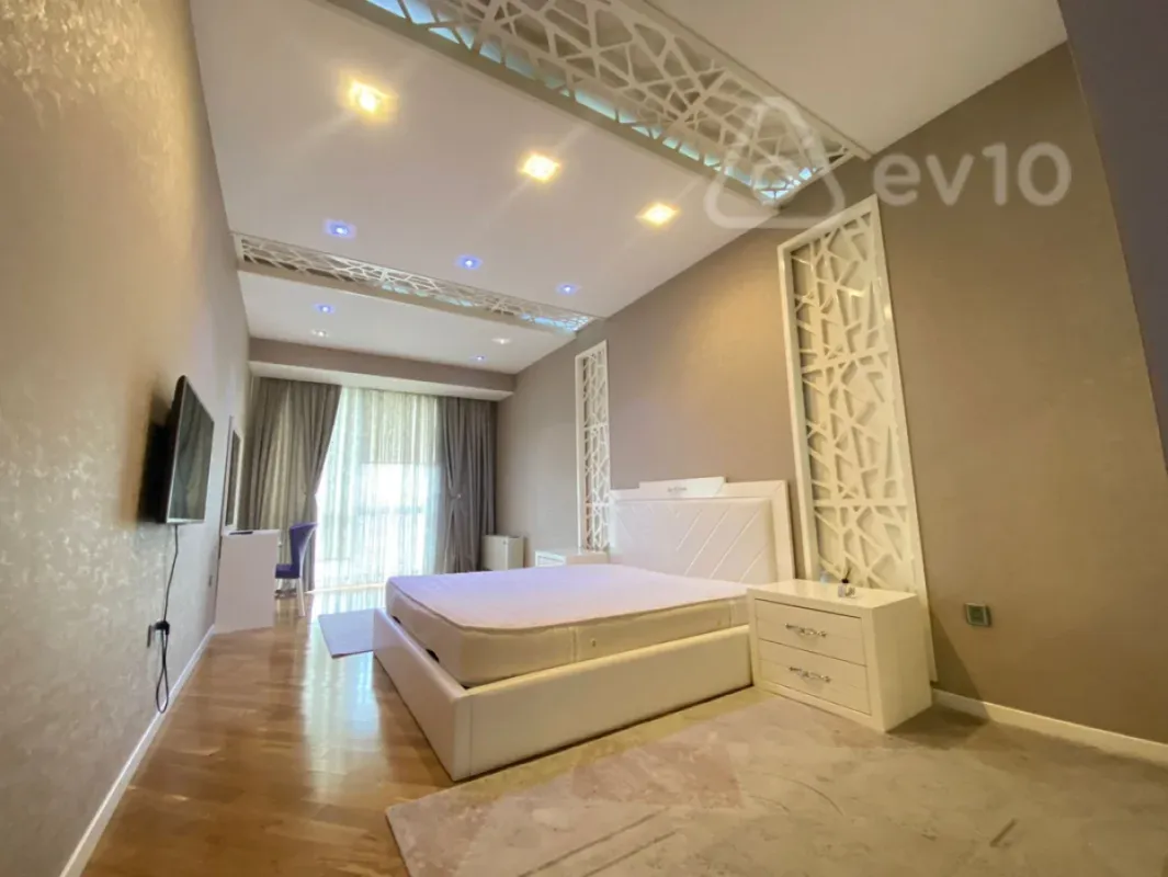 Kirayə verilir 4 otaqlı yeni tikili 200 m²