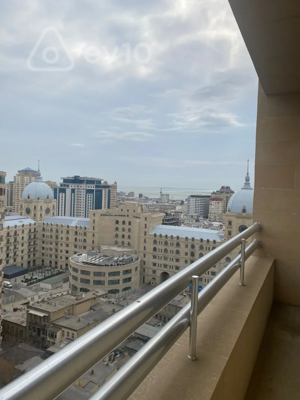 Kirayə verilir 4 otaqlı yeni tikili 200 m²