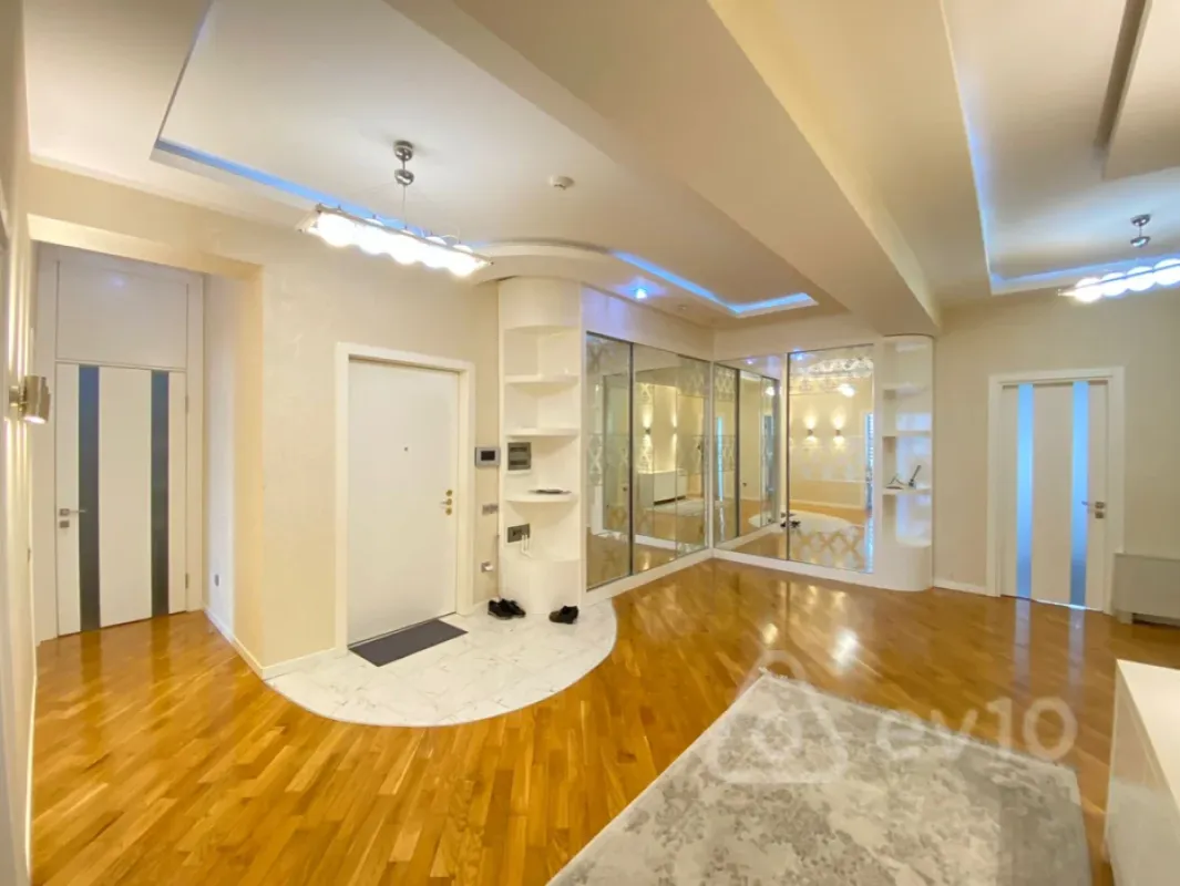 Kirayə verilir 4 otaqlı yeni tikili 200 m²