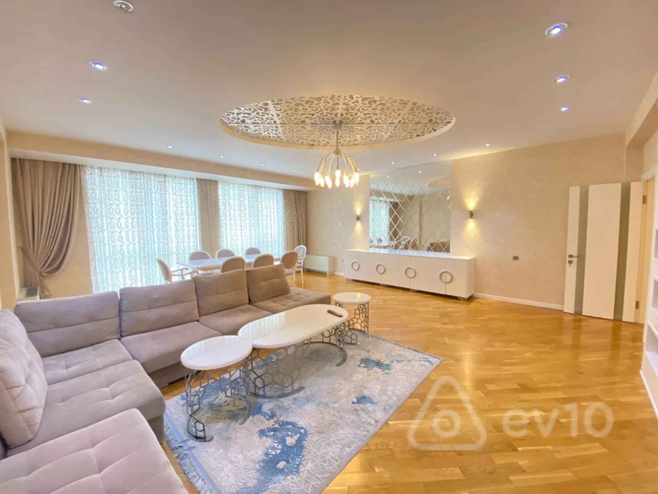 Kirayə verilir 4 otaqlı yeni tikili 200 m²