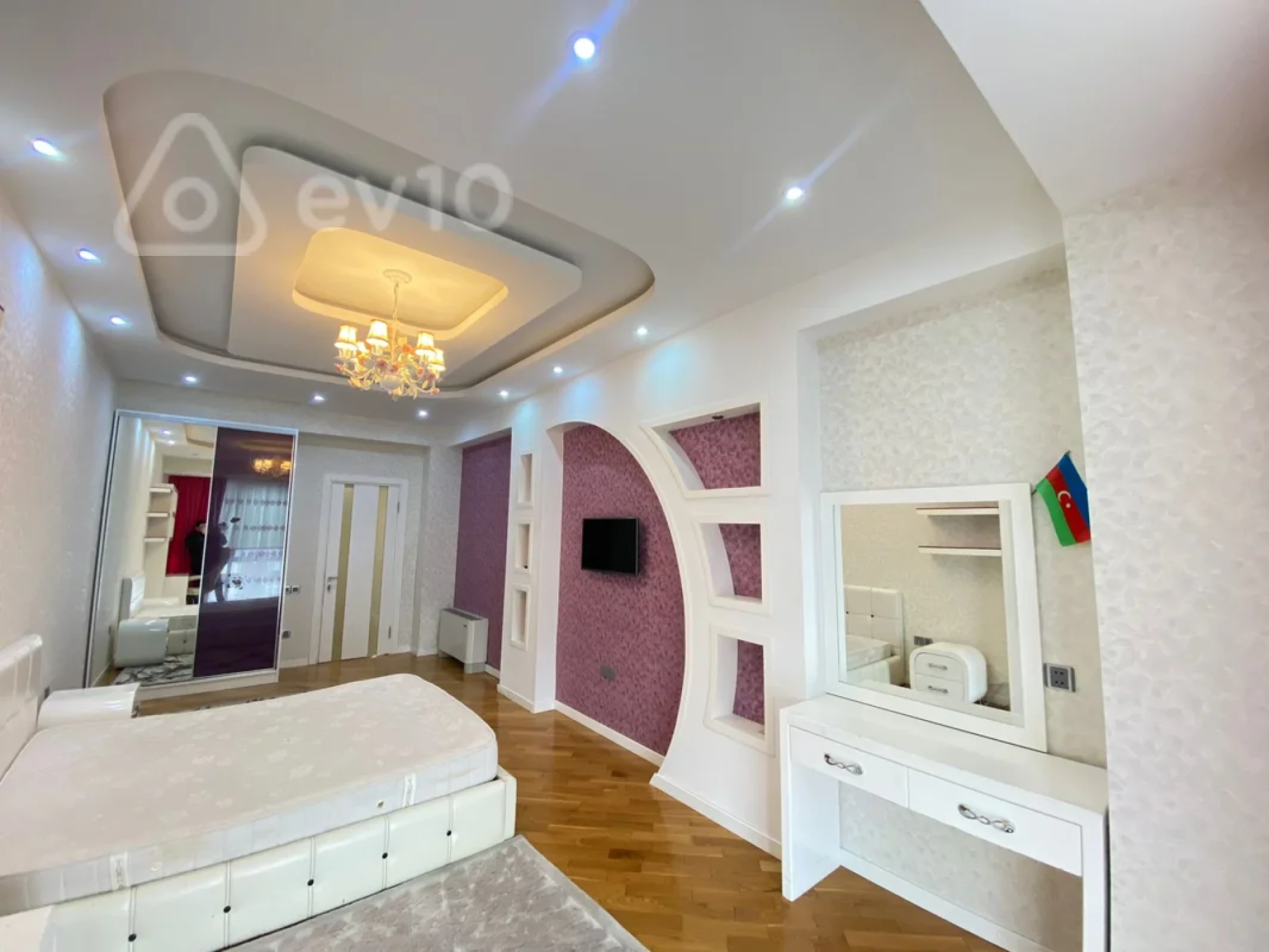 Kirayə verilir 4 otaqlı yeni tikili 200 m²