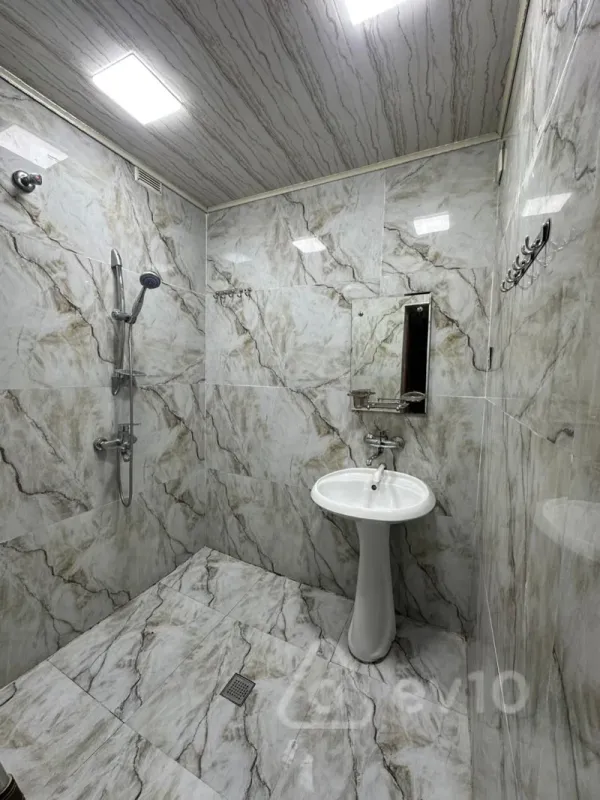 Kirayə verilir 2 otaqlı köhnə tikili 65 m²