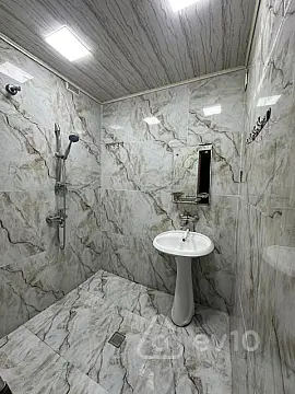 Kirayə verilir 2 otaqlı köhnə tikili 65 m²