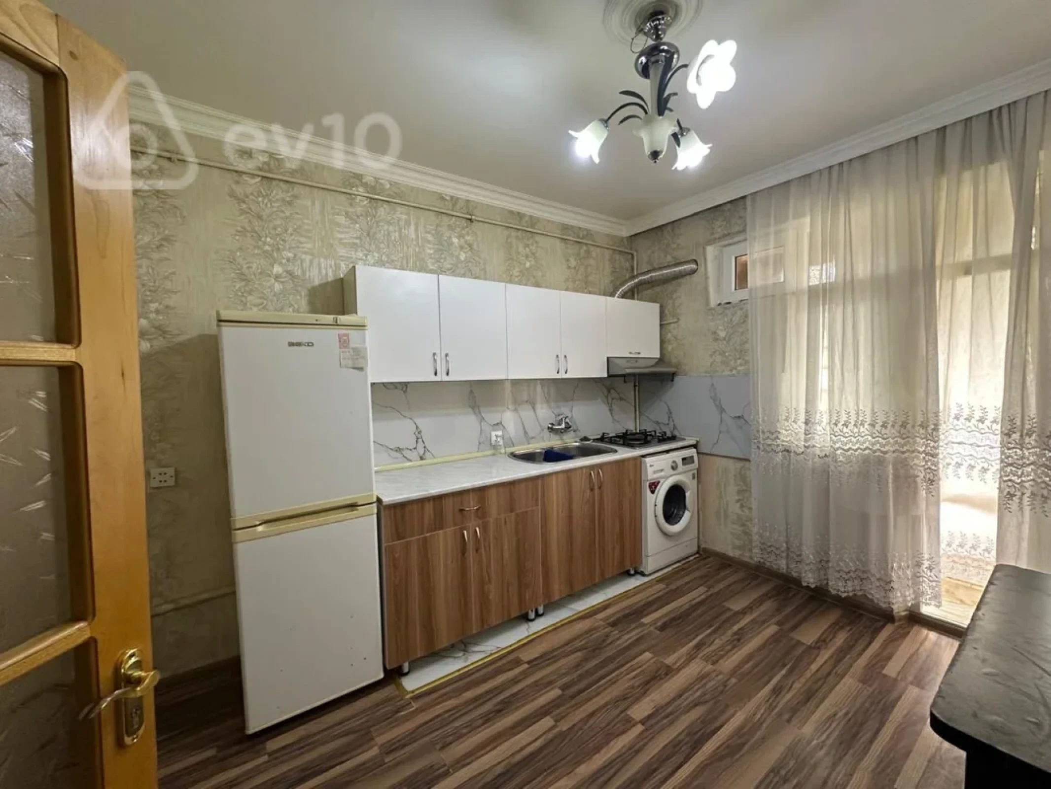 Kirayə verilir 2 otaqlı köhnə tikili 65 m²