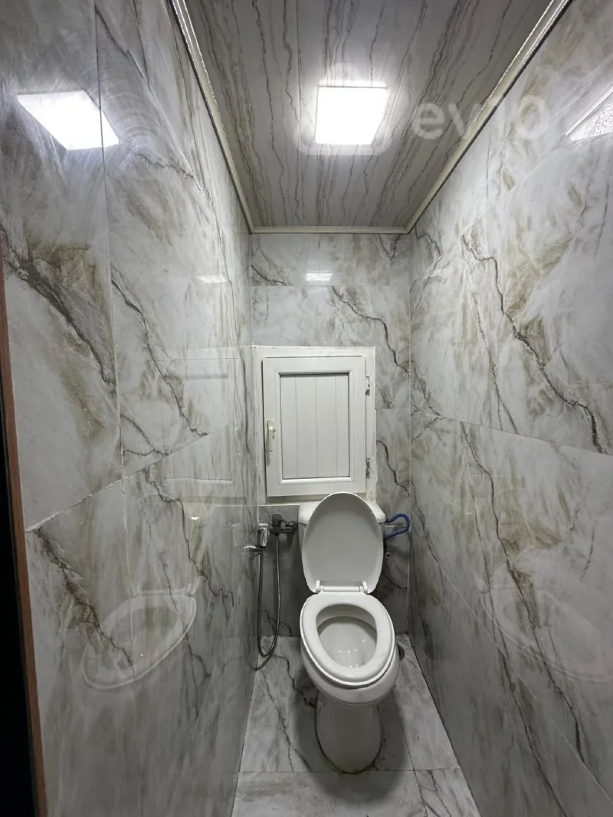 Kirayə verilir 2 otaqlı köhnə tikili 65 m²