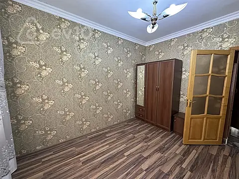 Kirayə verilir 2 otaqlı köhnə tikili 65 m²