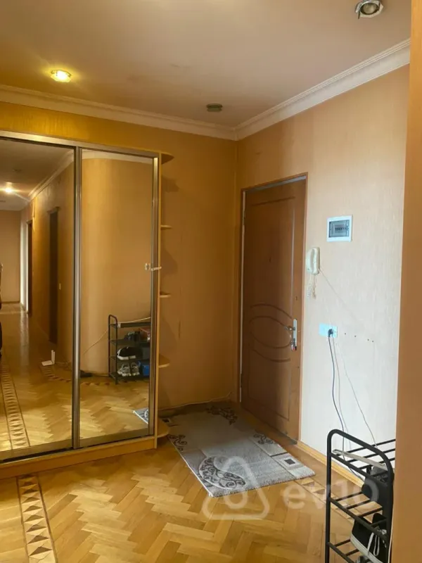 Kirayə verilir 3 otaqlı yeni tikili 124 m²