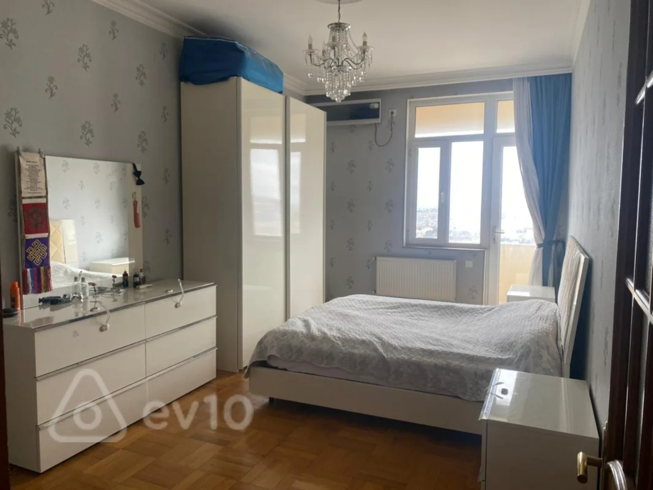 Kirayə verilir 3 otaqlı yeni tikili 124 m²