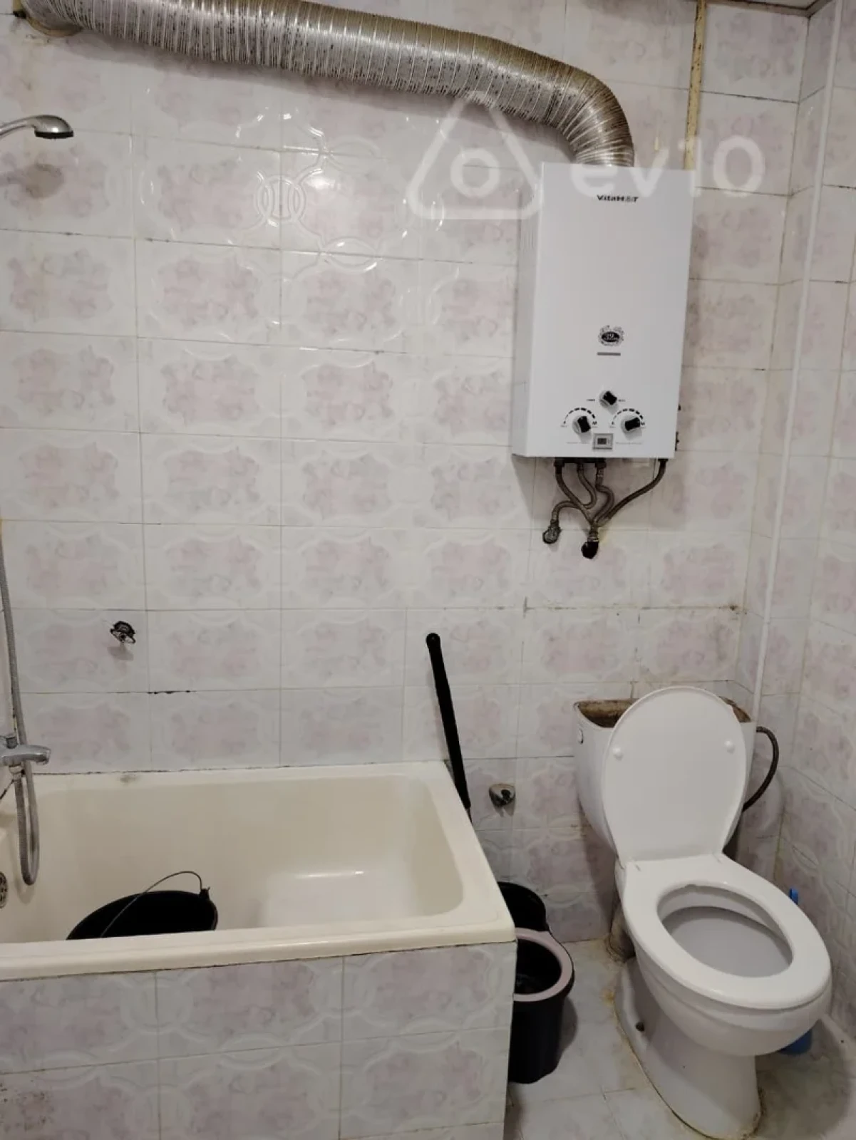 Kirayə verilir 3 otaqlı köhnə tikili 90 m²