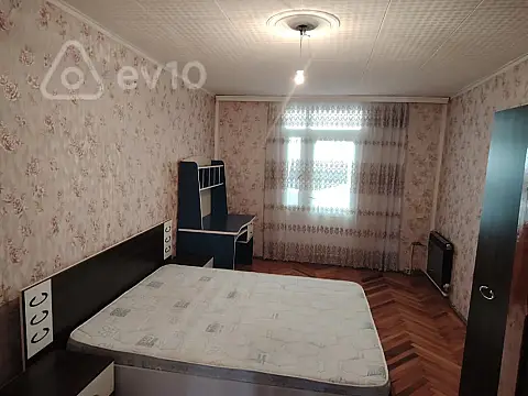 Kirayə verilir 3 otaqlı köhnə tikili 90 m²