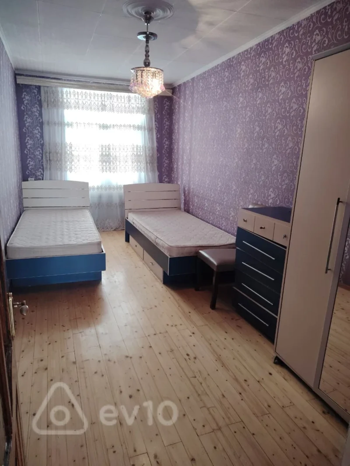 Kirayə verilir 3 otaqlı köhnə tikili 90 m²