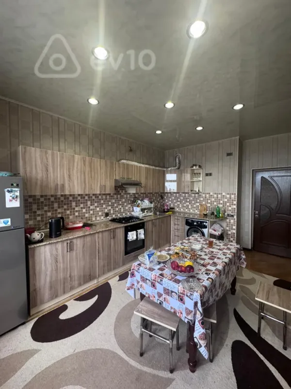 Kirayə verilir 3 otaqlı yeni tikili 120 m²