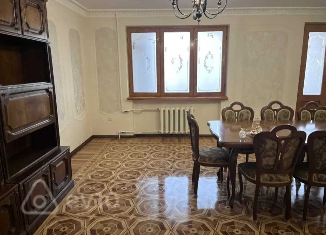 Kirayə verilir 3 otaqlı köhnə tikili 100 m²