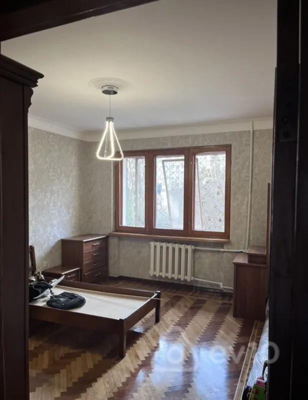 Kirayə verilir 3 otaqlı köhnə tikili 100 m²