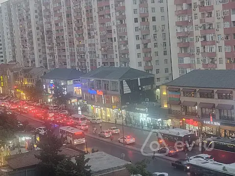 Kirayə verilir 2 otaqlı köhnə tikili 65 m²