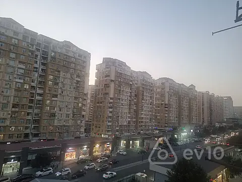 Kirayə verilir 2 otaqlı köhnə tikili 65 m²