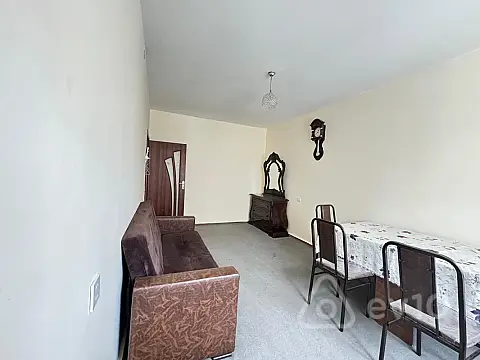 Kirayə verilir 2 otaqlı köhnə tikili 65 m²