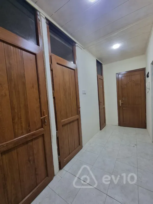 Kirayə verilir 2 otaqlı köhnə tikili 65 m²
