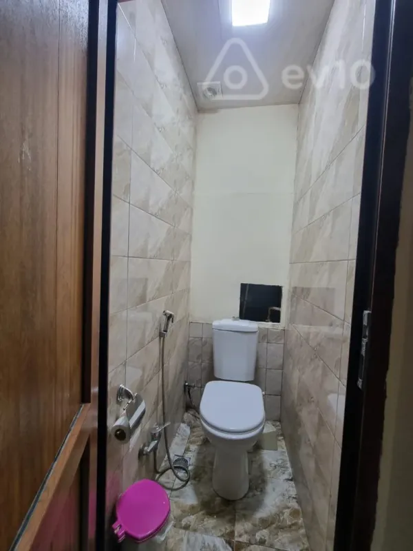 Kirayə verilir 2 otaqlı köhnə tikili 65 m²