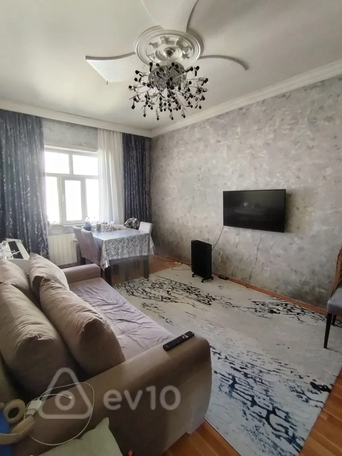 Satılır 2 otaqlı köhnə tikili 40 m²