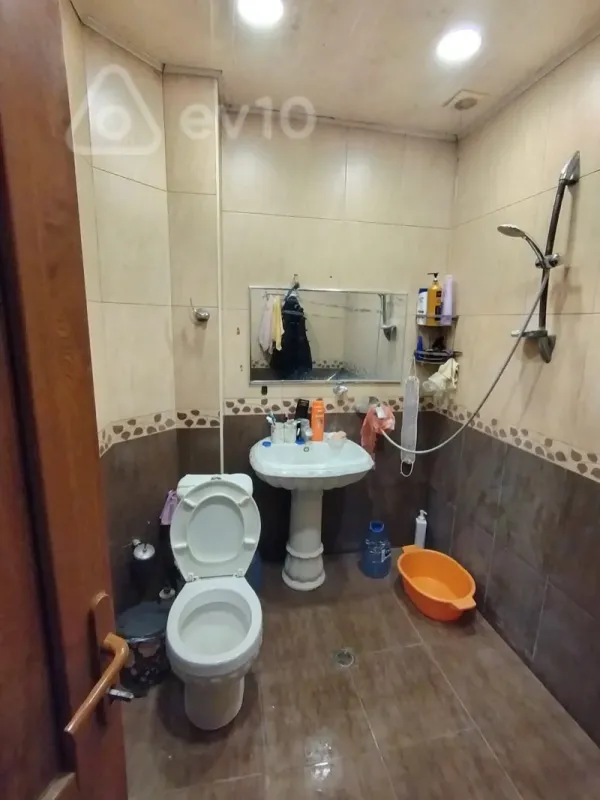 Satılır 2 otaqlı köhnə tikili 40 m²
