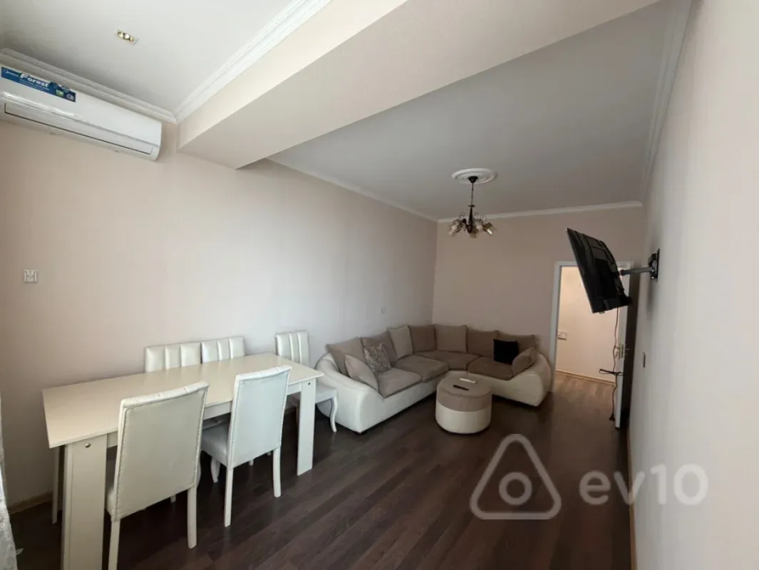 Kirayə verilir 2 otaqlı yeni tikili 60 m²