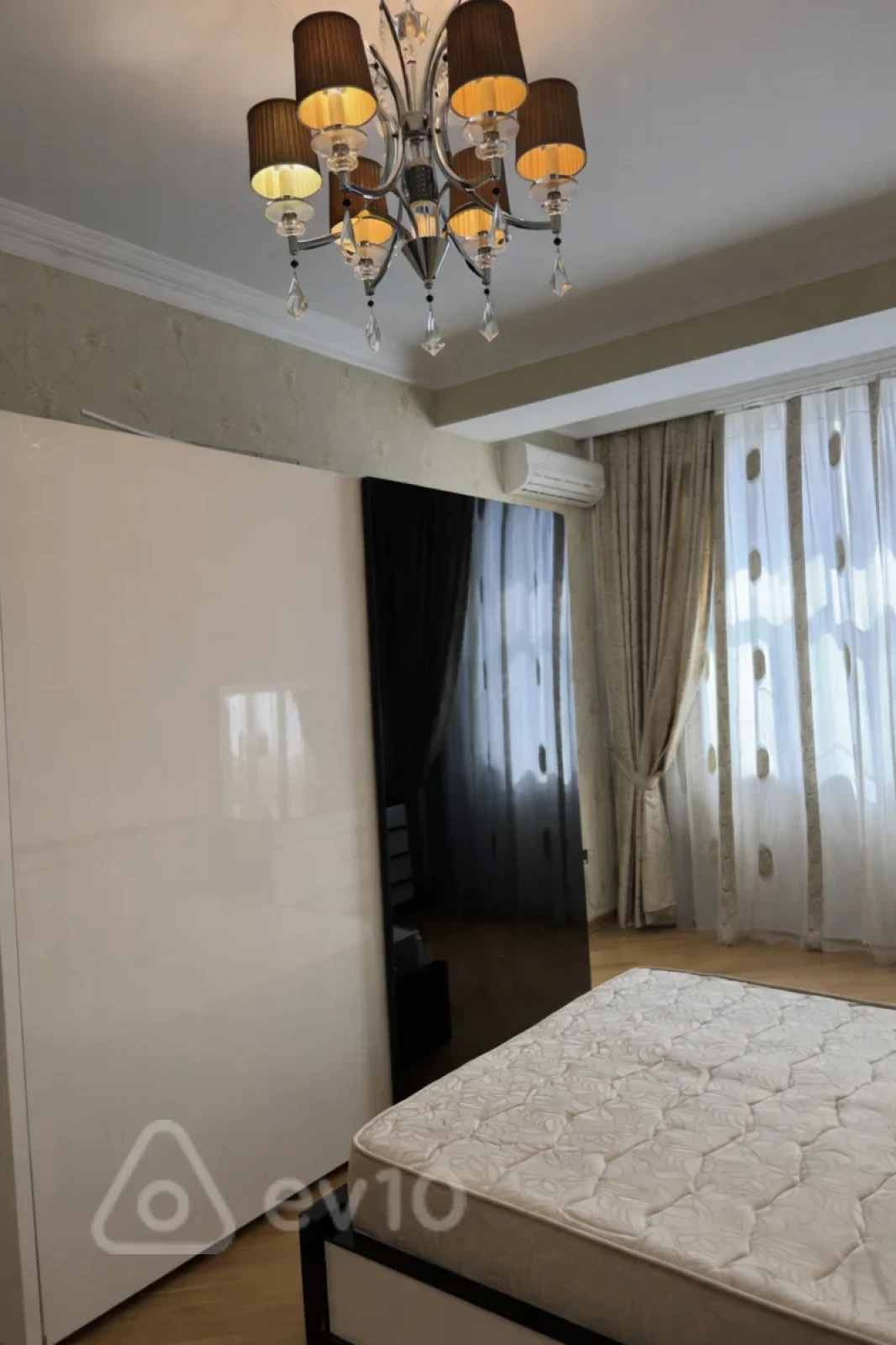 Kirayə verilir 2 otaqlı yeni tikili 110 m²