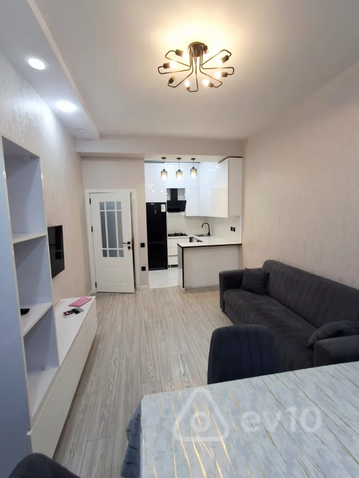 Kirayə verilir 2 otaqlı yeni tikili 57 m²