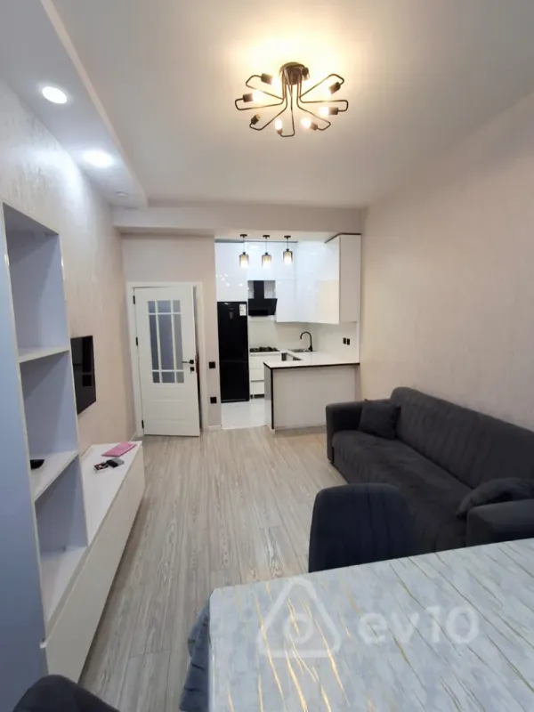 Kirayə verilir 2 otaqlı yeni tikili 57 m²