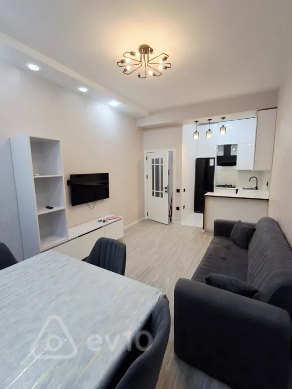 Kirayə verilir 2 otaqlı yeni tikili 57 m²
