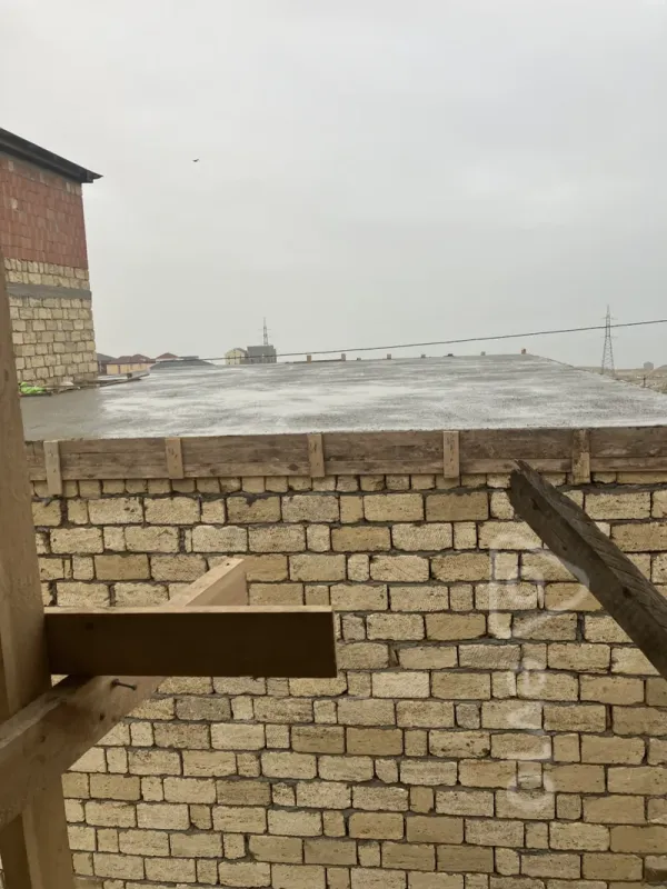 Satılır 4 otaqlı həyət evi 140 m²