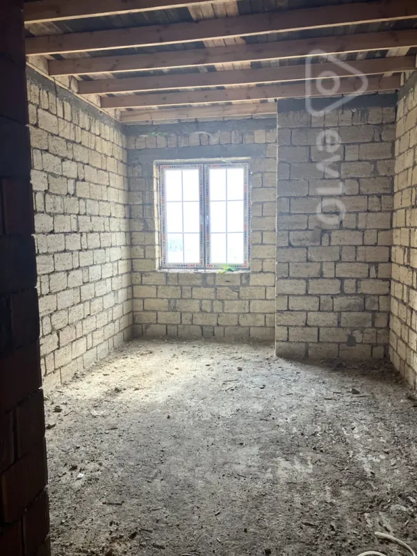 Satılır 4 otaqlı həyət evi 140 m²