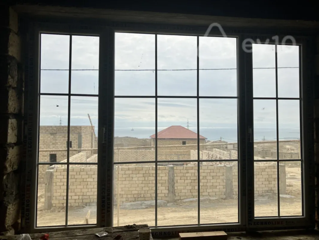 Satılır 4 otaqlı həyət evi 140 m²