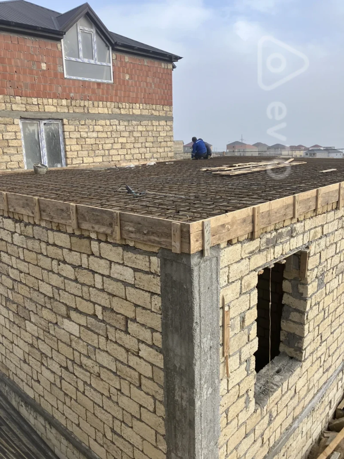 Satılır 4 otaqlı həyət evi 140 m²