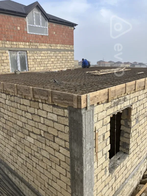 Satılır 4 otaqlı həyət evi 140 m²