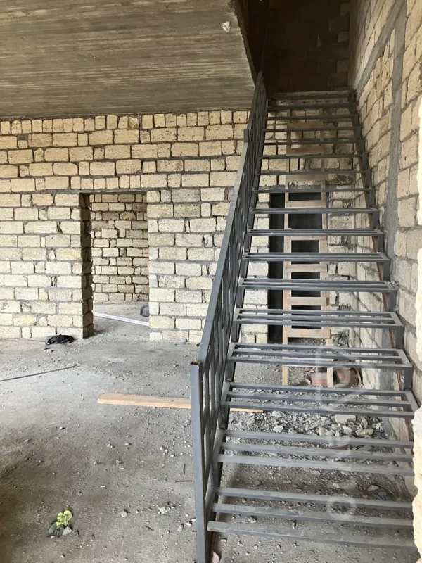 Satılır 4 otaqlı həyət evi 140 m²