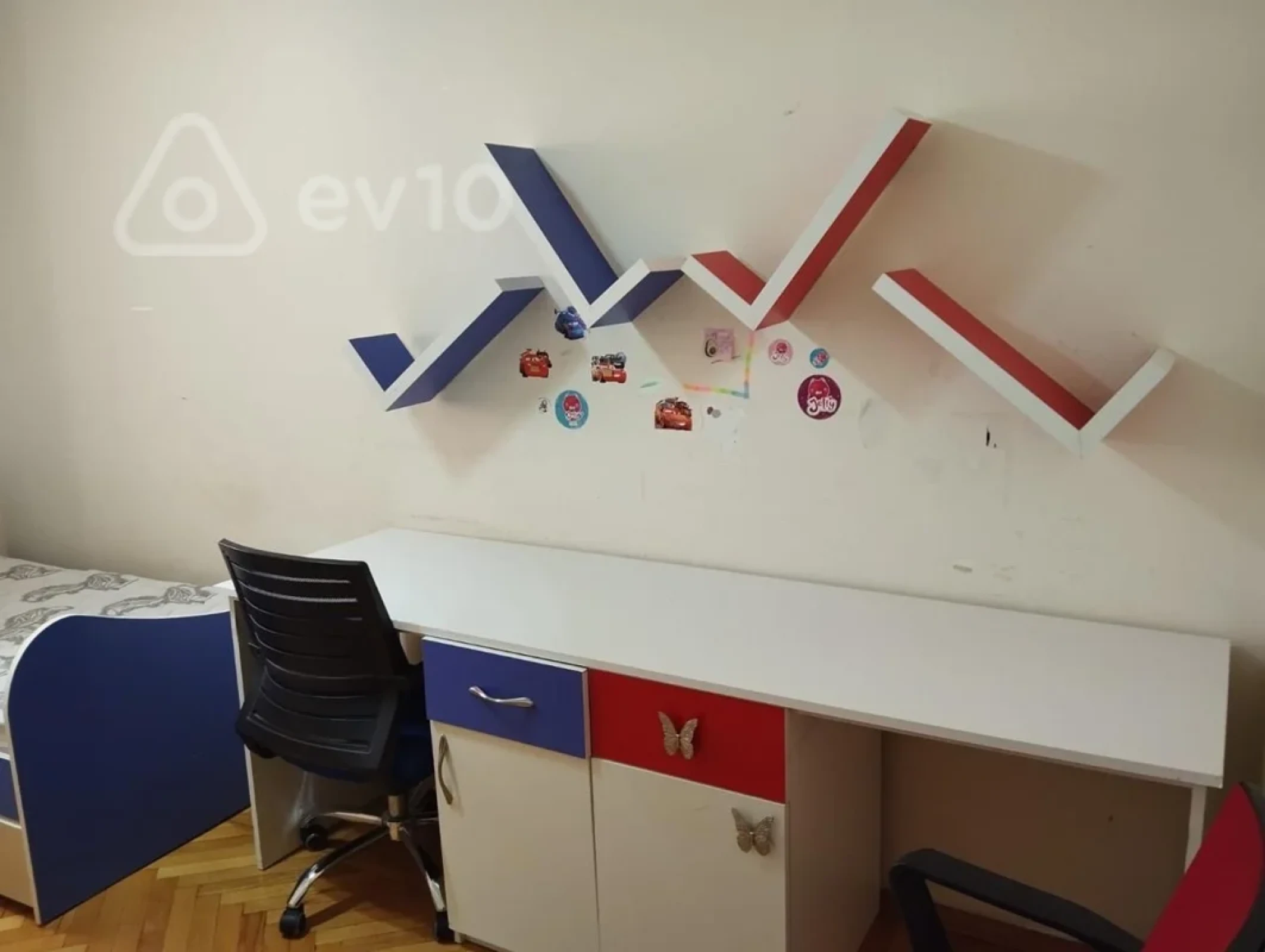 Kirayə verilir 3 otaqlı köhnə tikili 90 m²