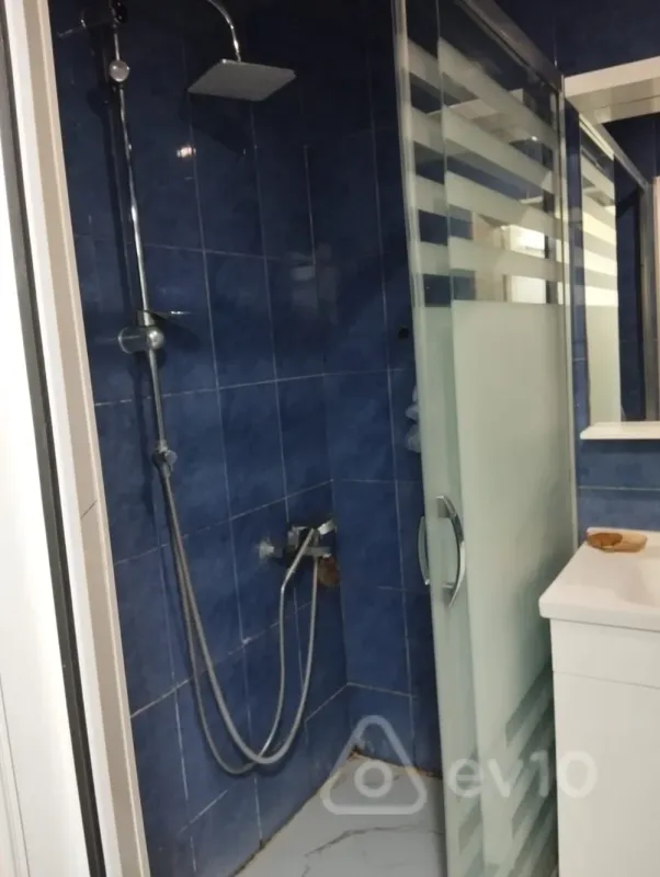 Kirayə verilir 3 otaqlı köhnə tikili 90 m²