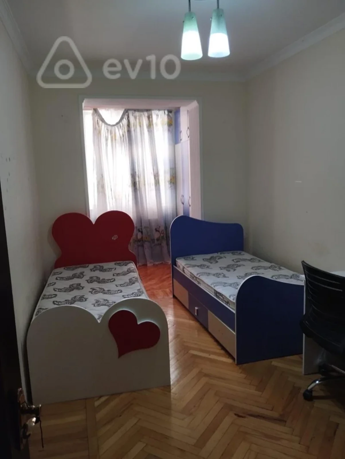 Kirayə verilir 3 otaqlı köhnə tikili 90 m²